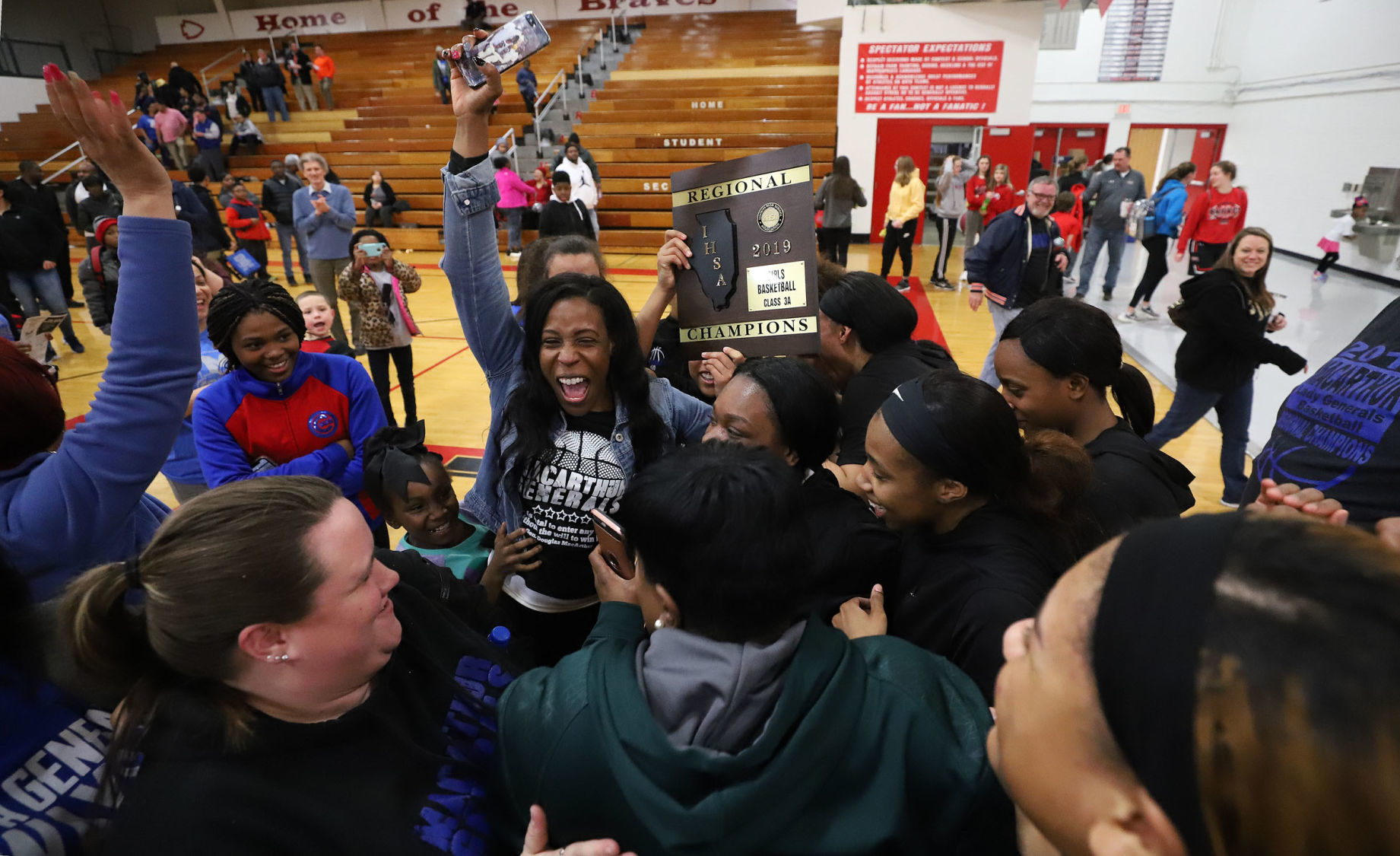 MacArthur vs Paris girls basketball 15 2.14.19.jpg